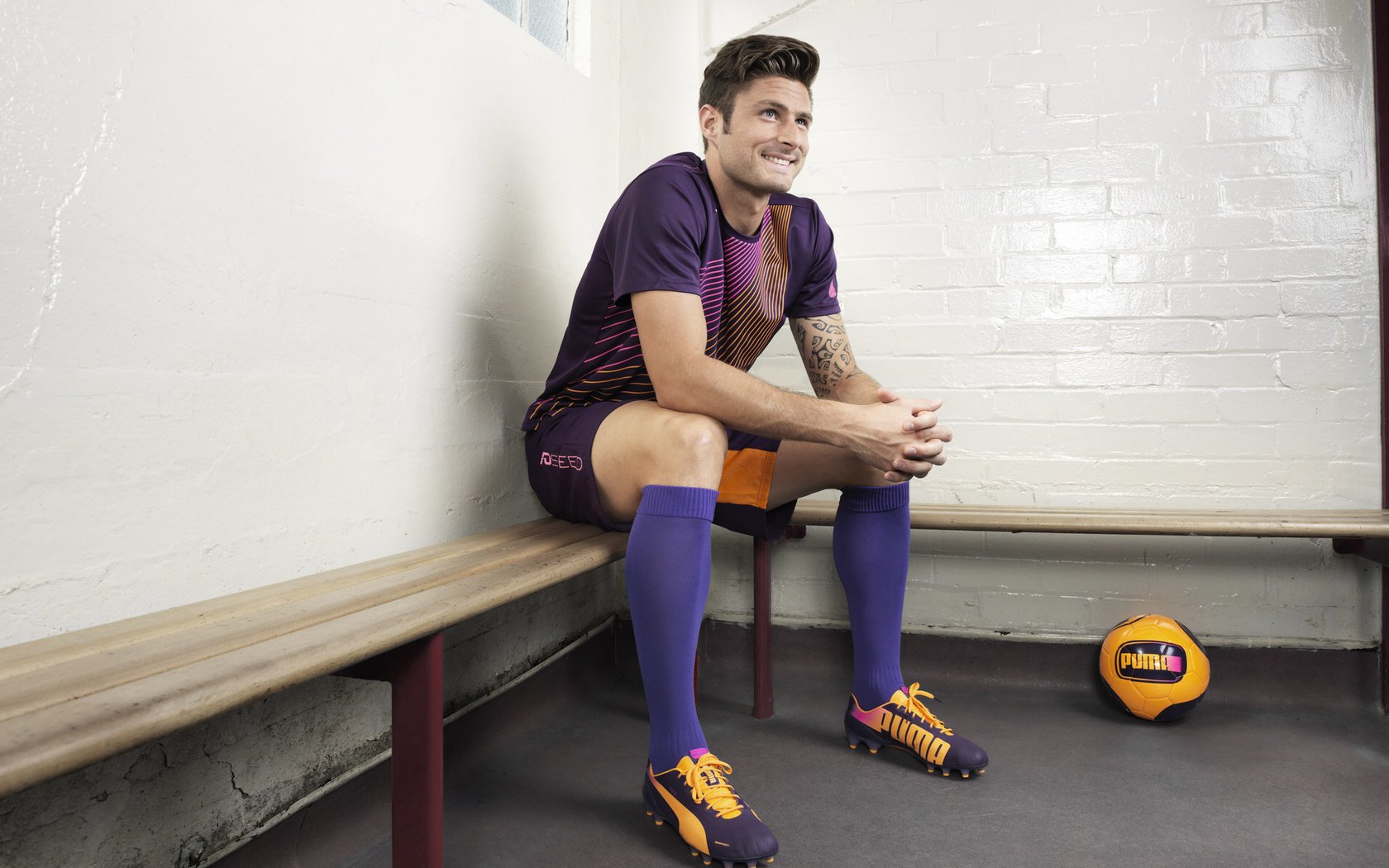 “比亚尔巴在阿根廷美洲狮队的传球与组织能力，展现非凡才华”