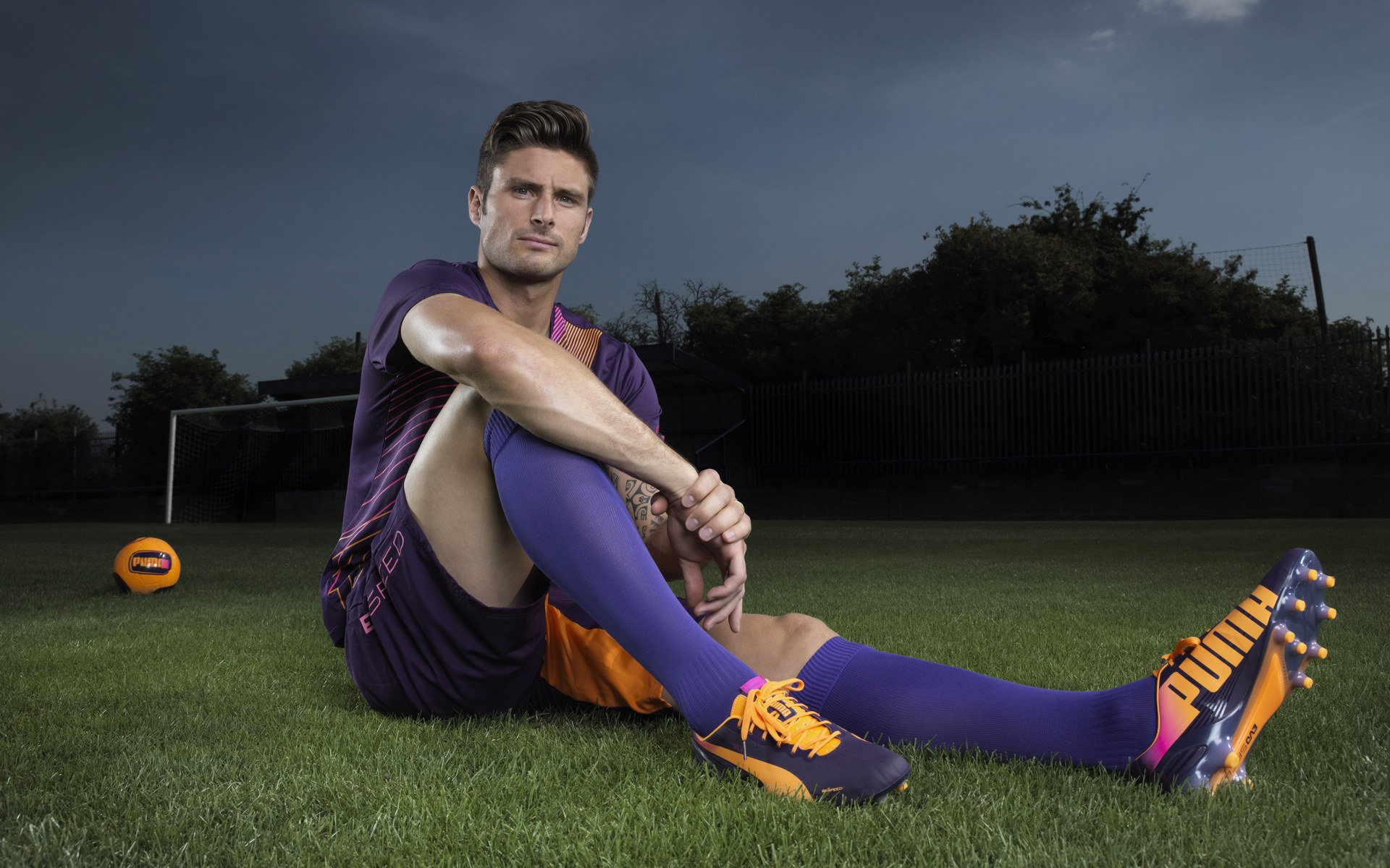 爱游戏体育app网页版下载-瑞安：全黑队攻击与防守的平衡者，给球队带来新局面，瑞安足球队